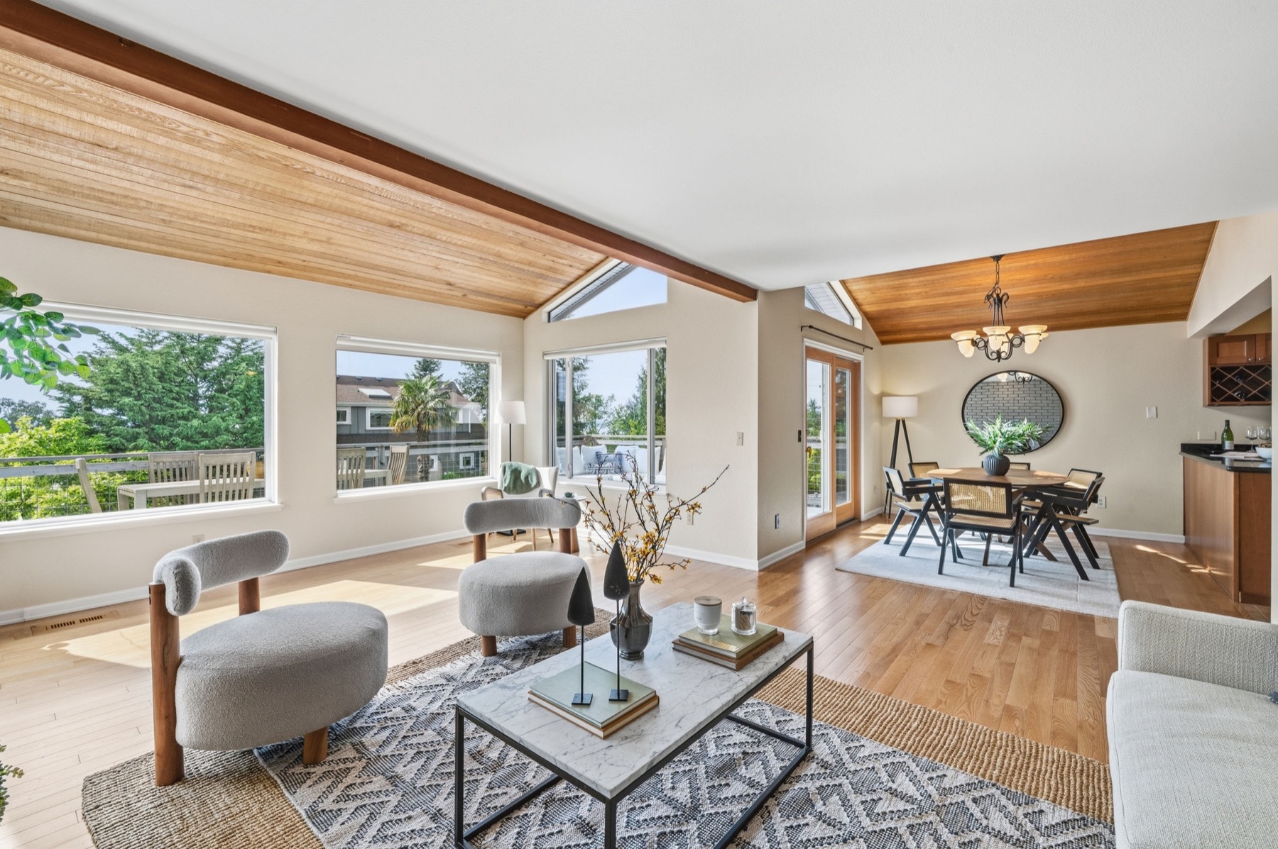 Bright Seattle living room photographed by DePartee Photo Services