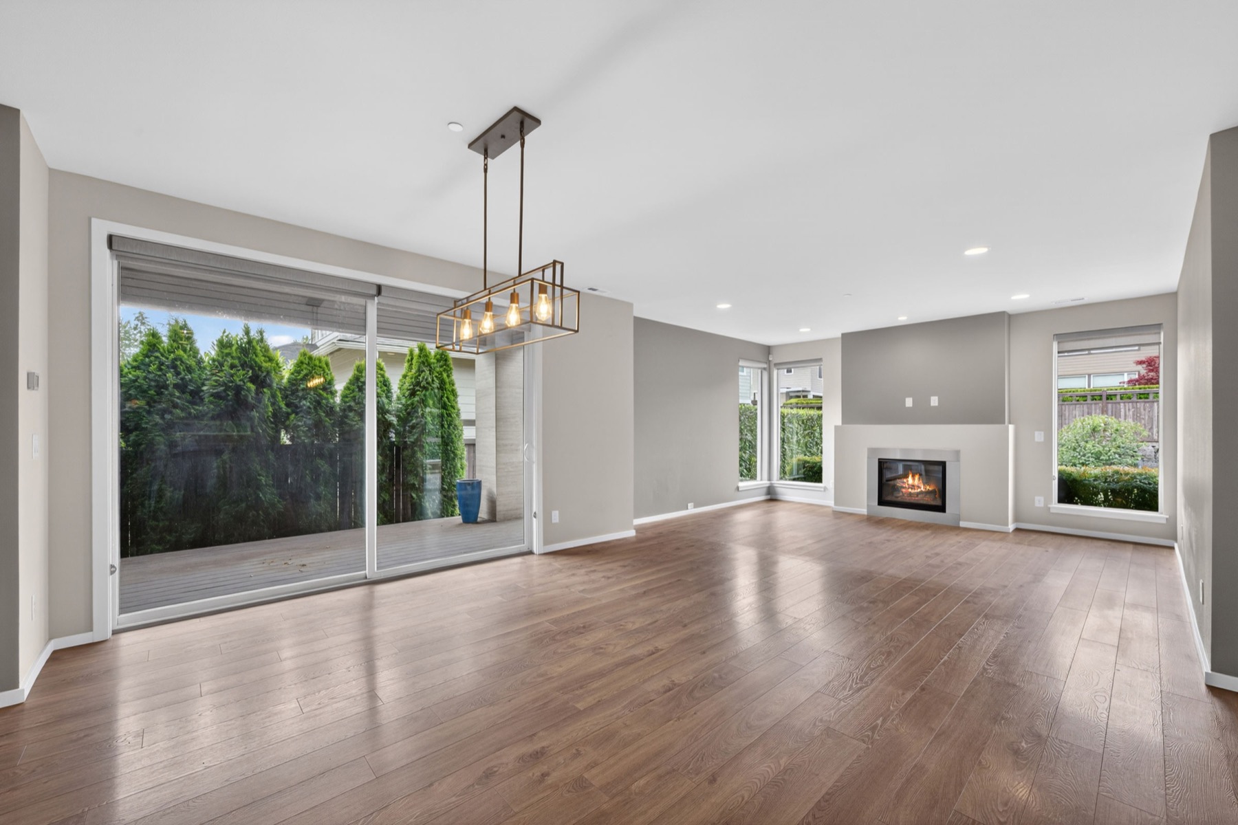 Unstaged room before virtual staging