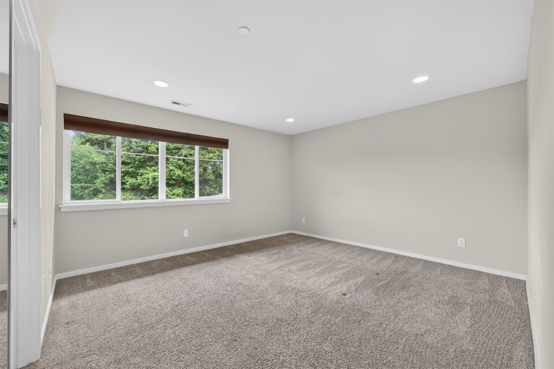 Unstaged room before virtual staging