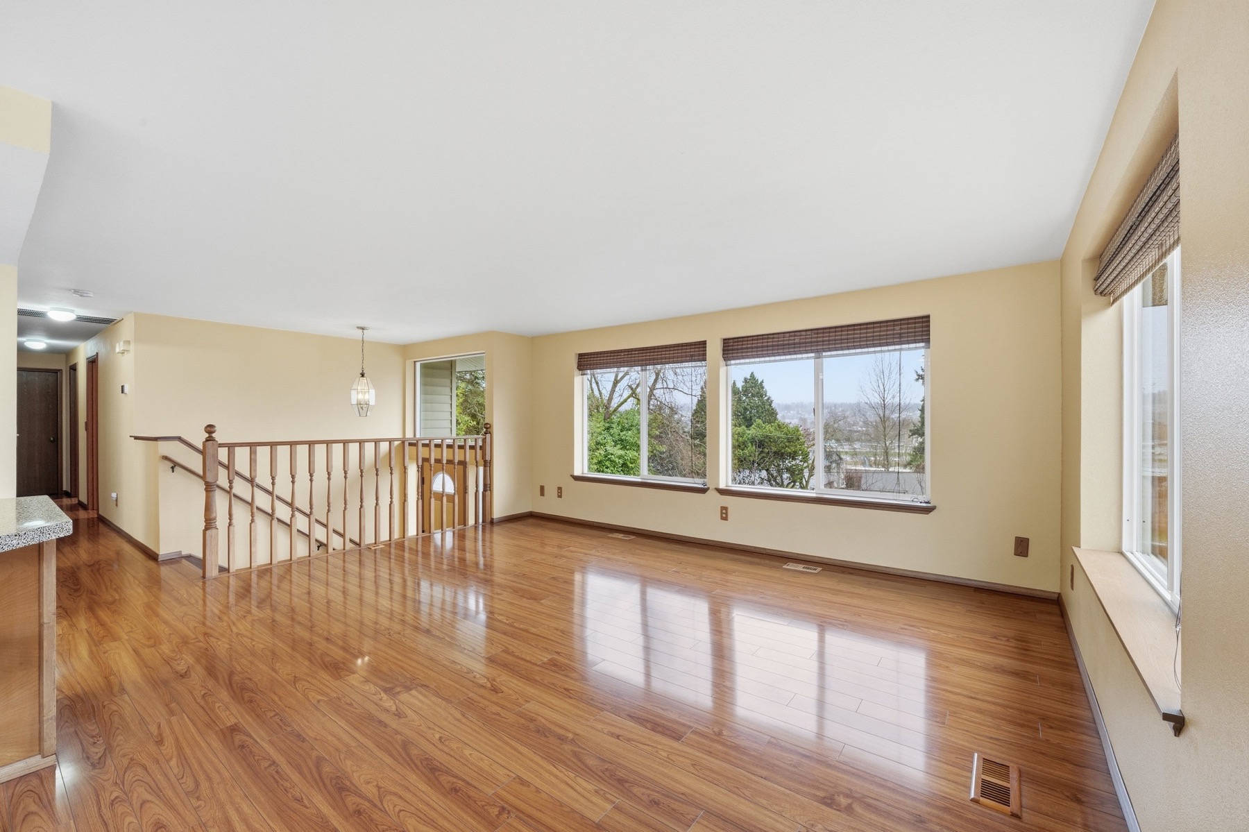 Unstaged room before virtual staging