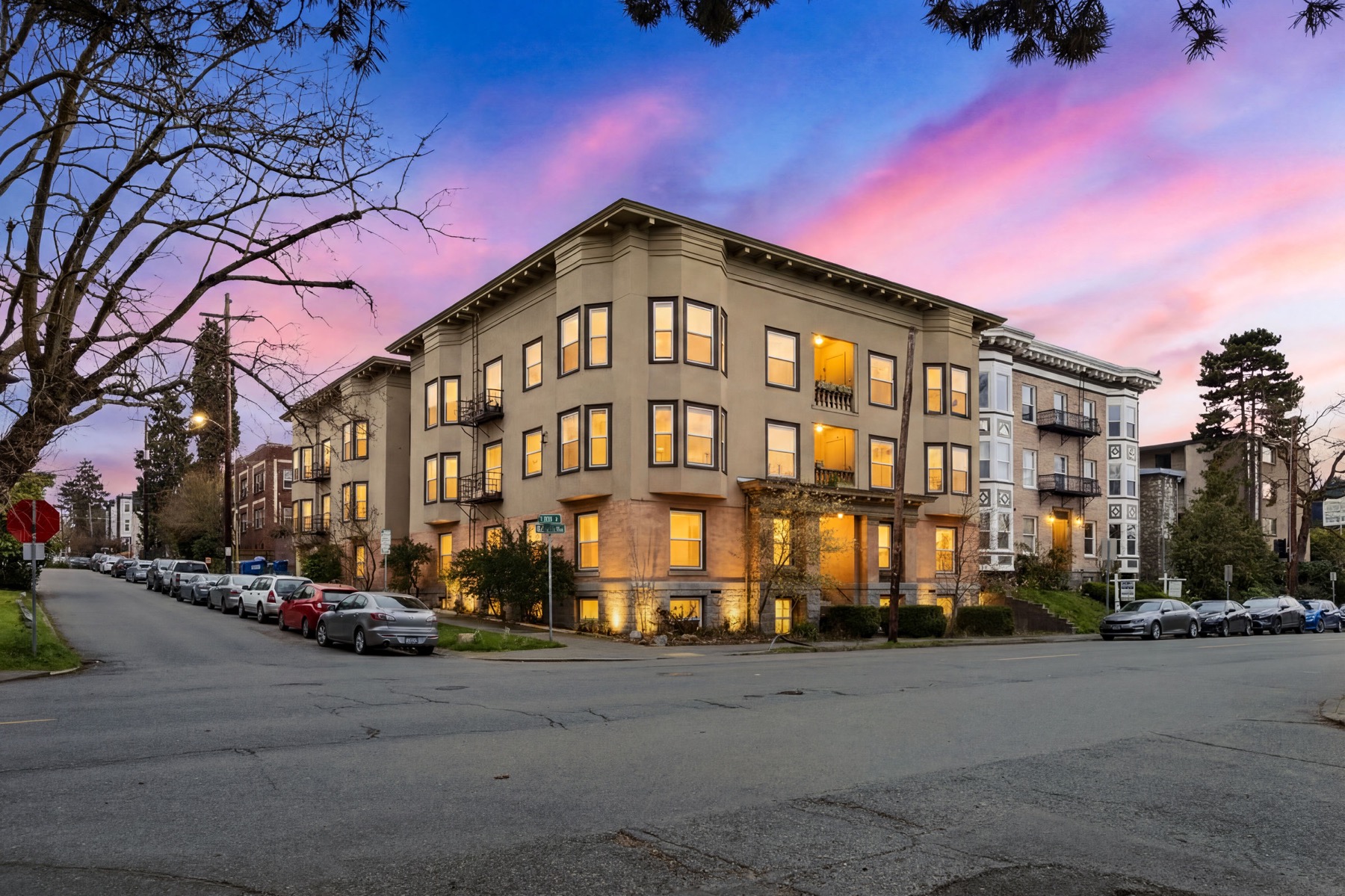 Twilight exterior real estate photography